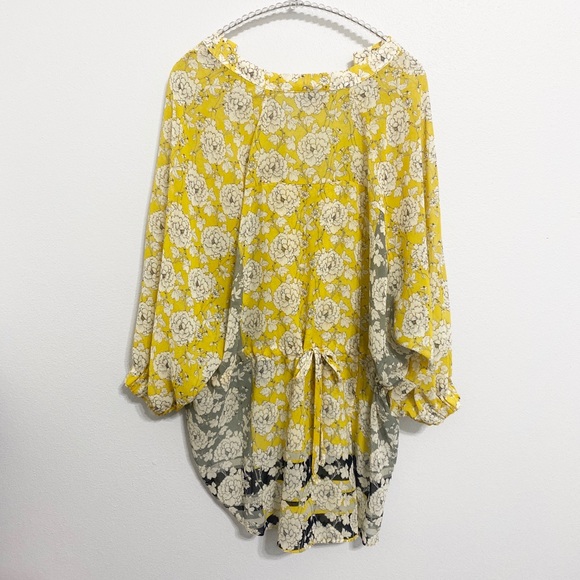 CAbi 5713 Yellow Gather Blouse Size Medium EUC - Picture 7 of 10